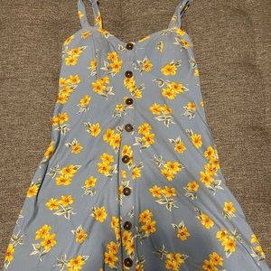 No Boundaries Summer Dress. Size small (3-5).